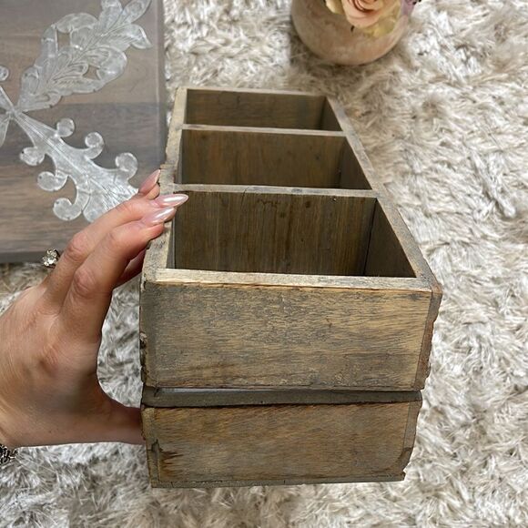 Set of (2) Gray Wooden Made in India Home Goods Metallic Pieces - Picture 8 of 10